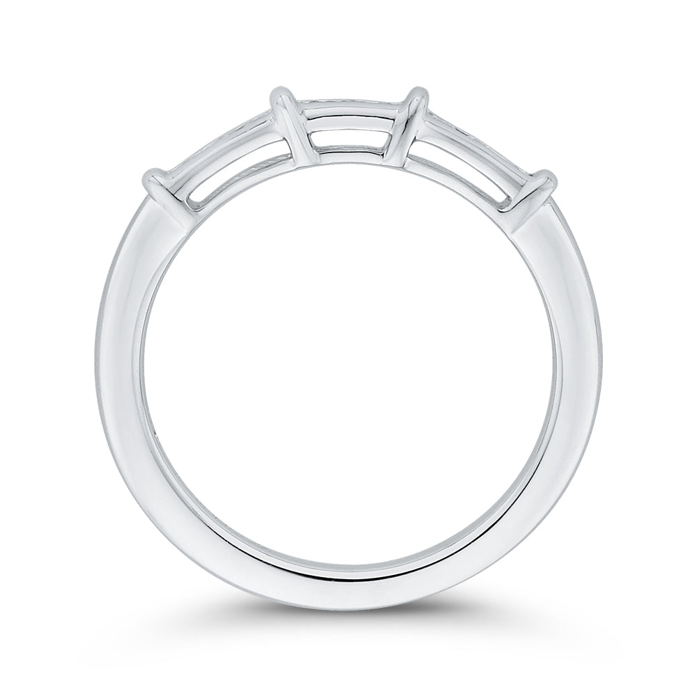 Round Diamond Wedding Band In 14K White Gold